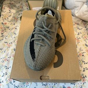 Adidas Yeezy Boost 350 V2 in Olive and Black